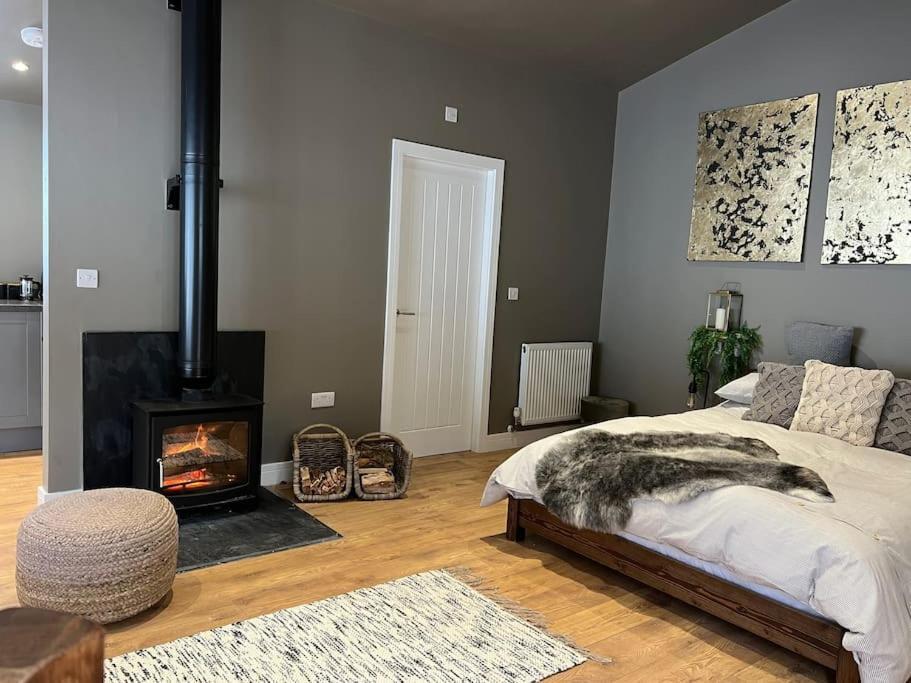 הוילה Llanbrynmair Quirky, Luxury Hideaway מראה חיצוני תמונה
