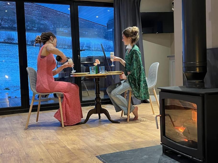 הוילה Llanbrynmair Quirky, Luxury Hideaway מראה חיצוני תמונה