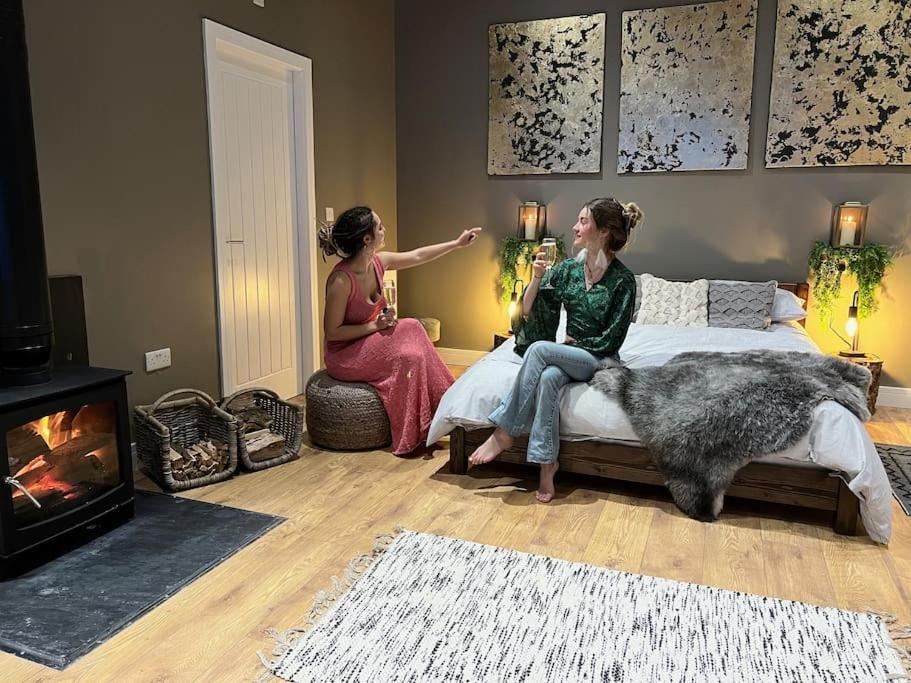 הוילה Llanbrynmair Quirky, Luxury Hideaway מראה חיצוני תמונה