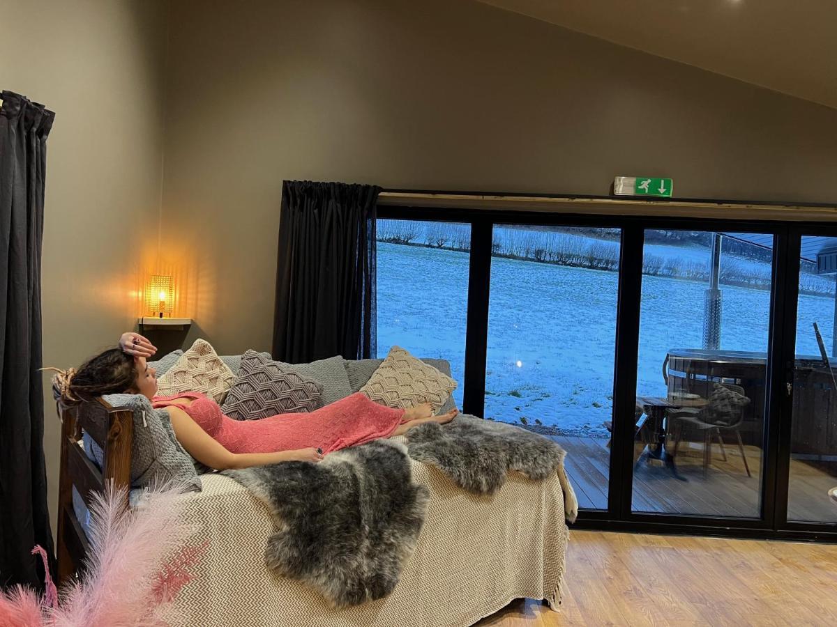 הוילה Llanbrynmair Quirky, Luxury Hideaway מראה חיצוני תמונה